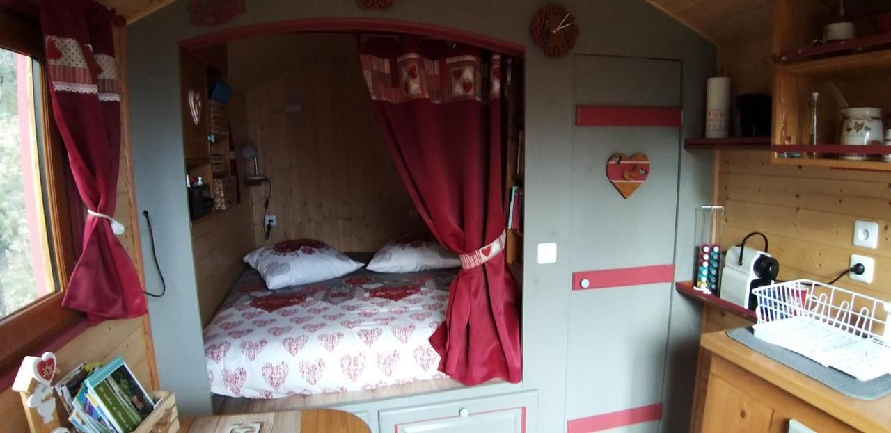 Roulotte Romantique Chauffee En Cevennes Monteils  외부 사진